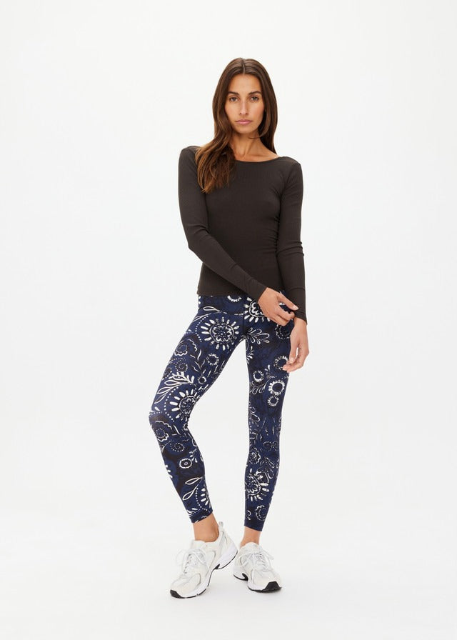 Tyra Scoopback Long Sleeve Top
