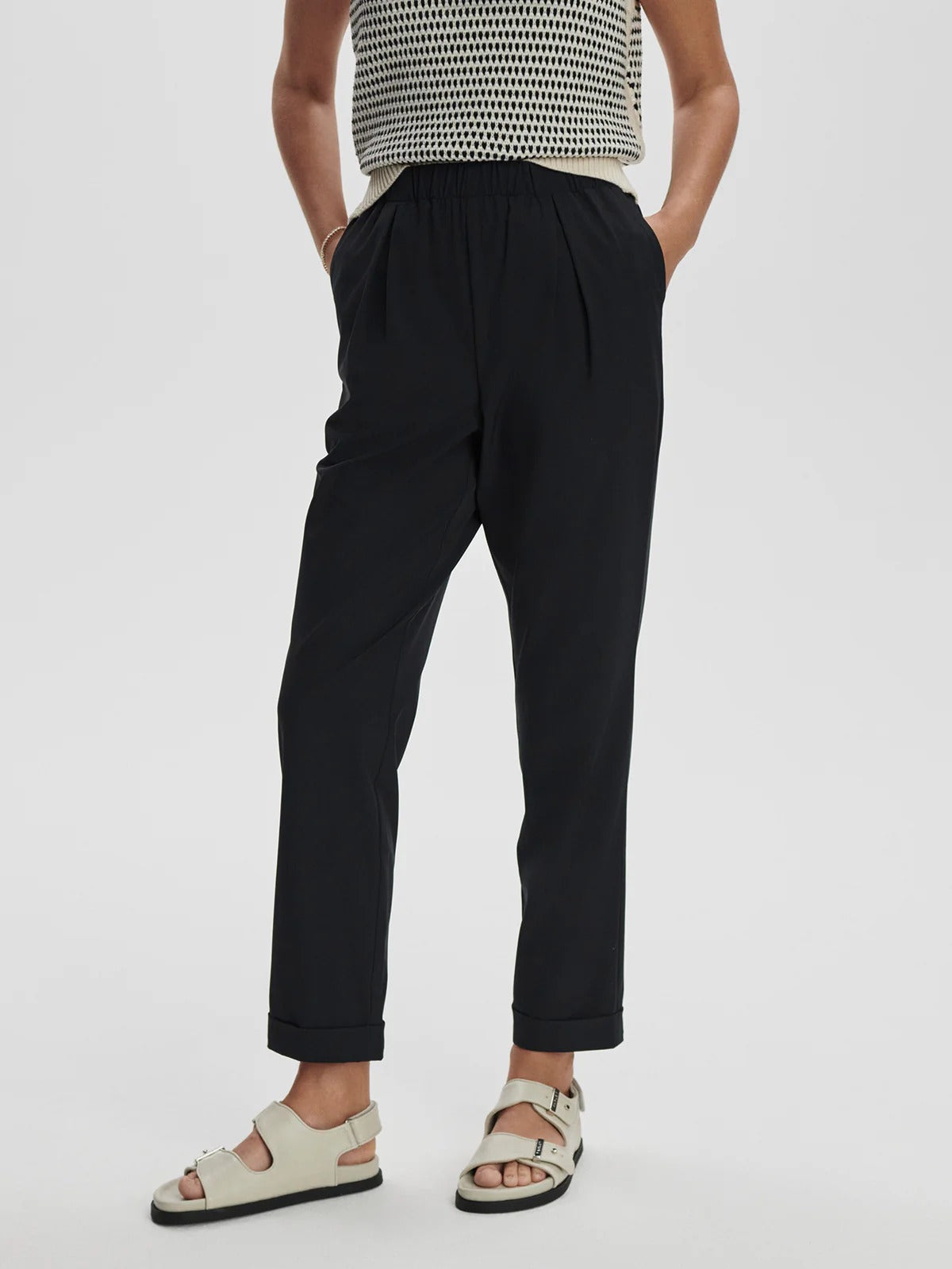 Alana Slim Tapered Cuff Pant 29"