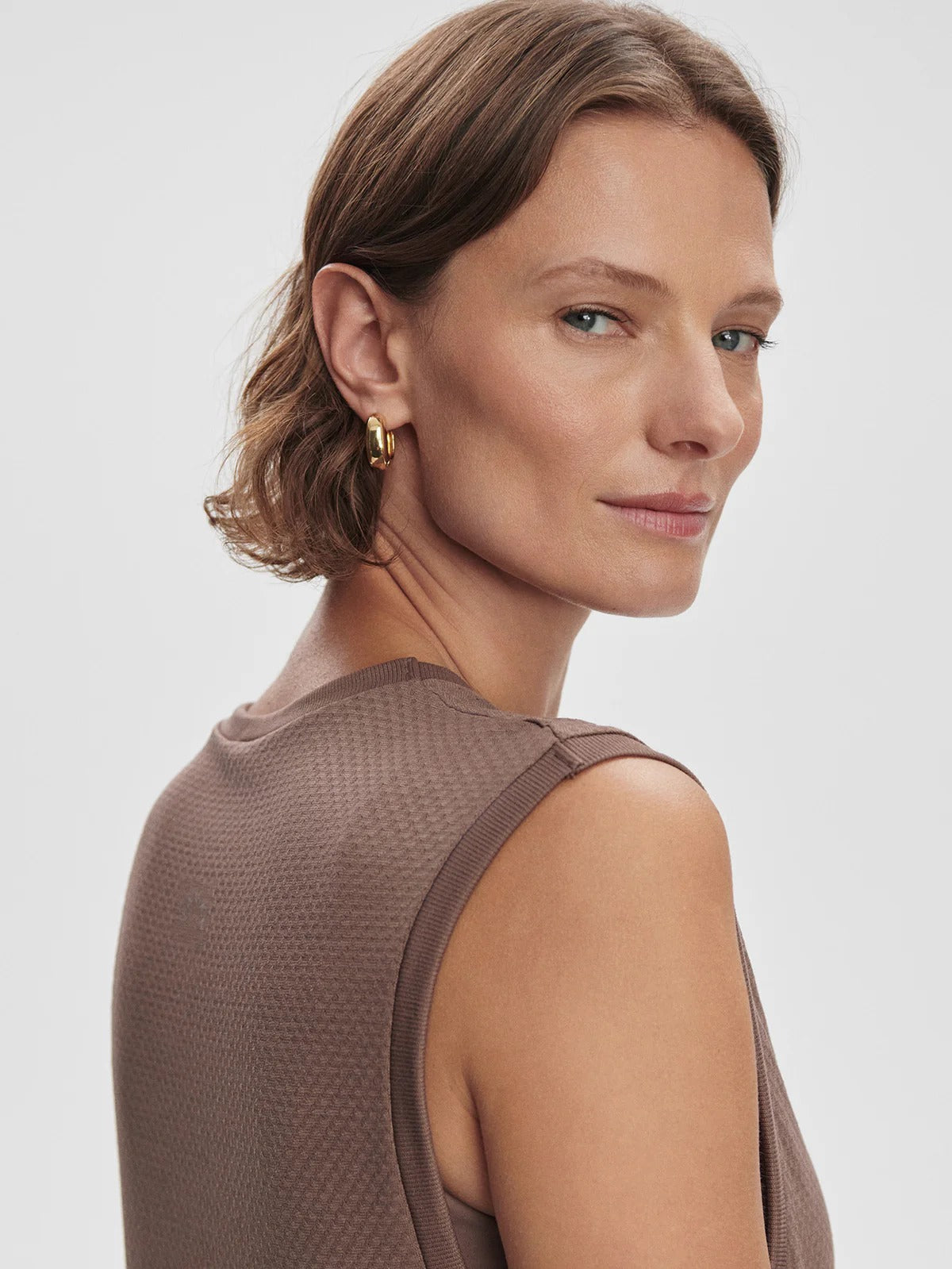 Page Seamless Crop Tank